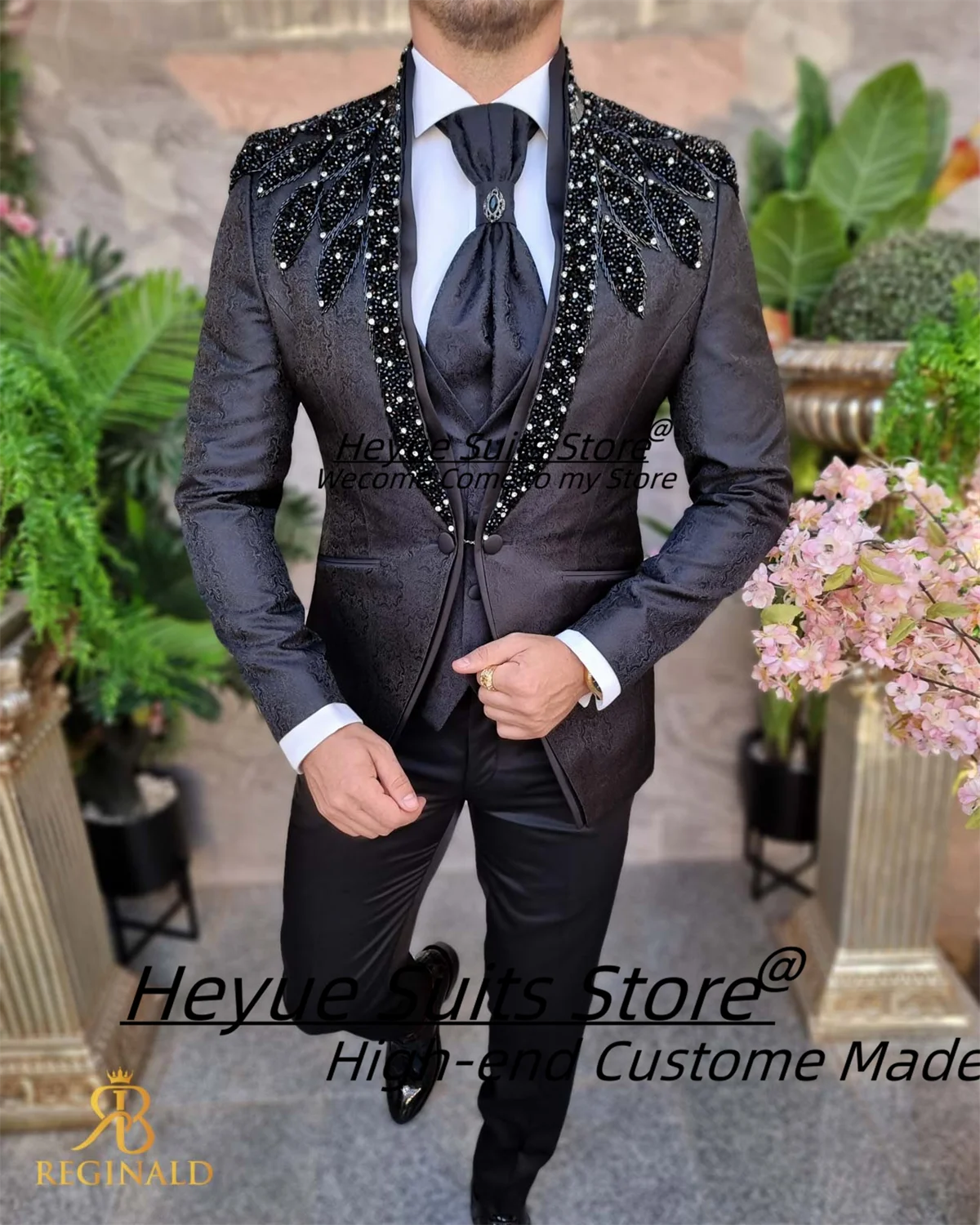 Luxuly Black Crystals Beading Men Suits High-end Groom Tuxedos 3 PCS Sets Handsome trajes para hombre