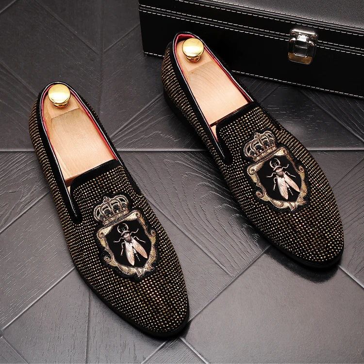 New Fashion Men Pointed Rivet Embroidery Rhinestone Casual Oxford Shoes Wedding Groom Driving Homecoming Business Footwear
