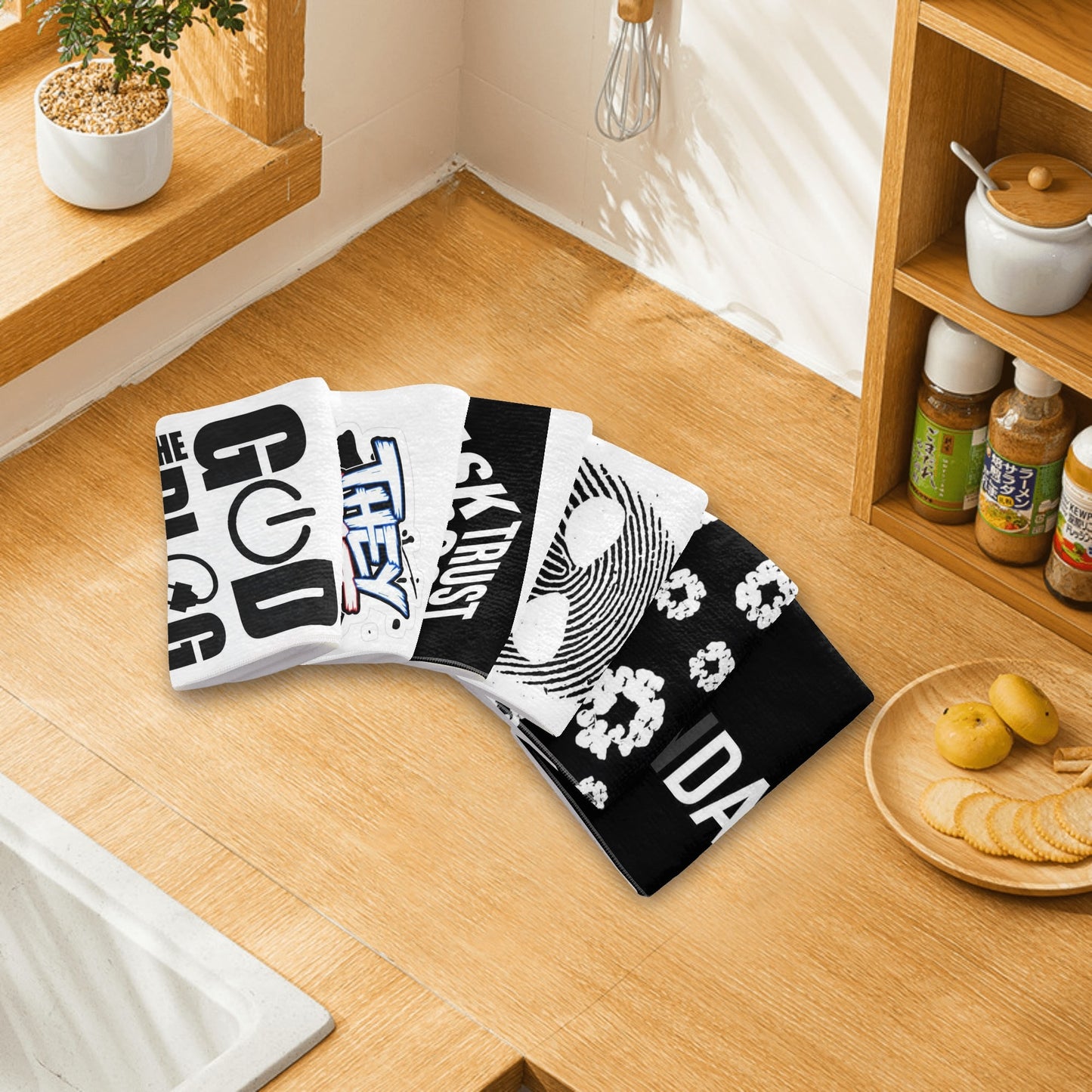 Special Random Cool Hand Towels for Beach Pool Bath Camp With 6 Pcs