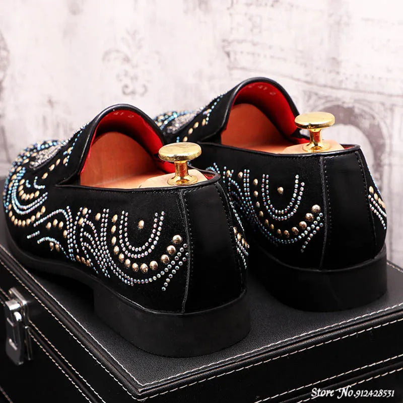 New Fashion Men Pointed Rivet Embroidery Rhinestone Casual Oxford Shoes Wedding Groom Driving Homecoming Business Footwear