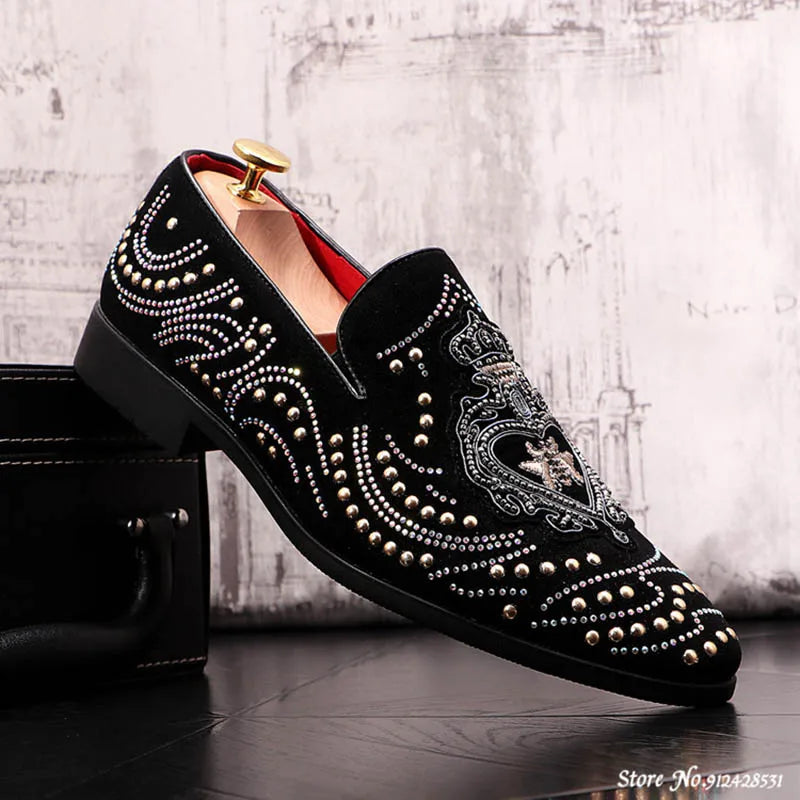 New Fashion Men Pointed Rivet Embroidery Rhinestone Casual Oxford Shoes Wedding Groom Driving Homecoming Business Footwear