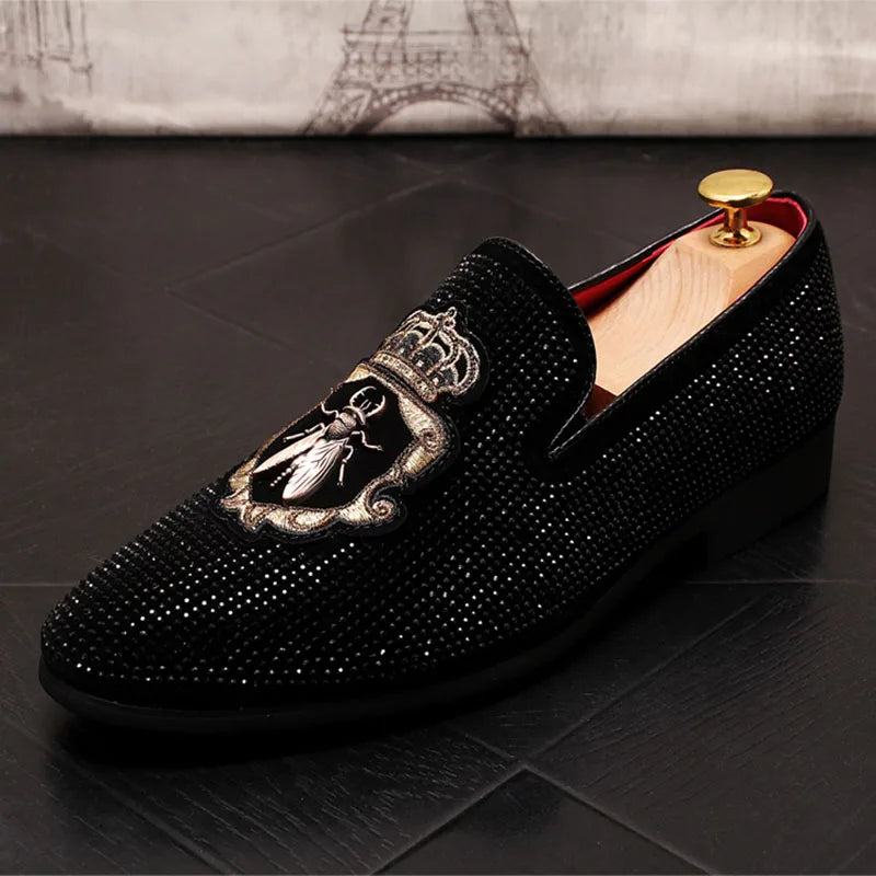New Fashion Men Pointed Rivet Embroidery Rhinestone Casual Oxford Shoes Wedding Groom Driving Homecoming Business Footwear