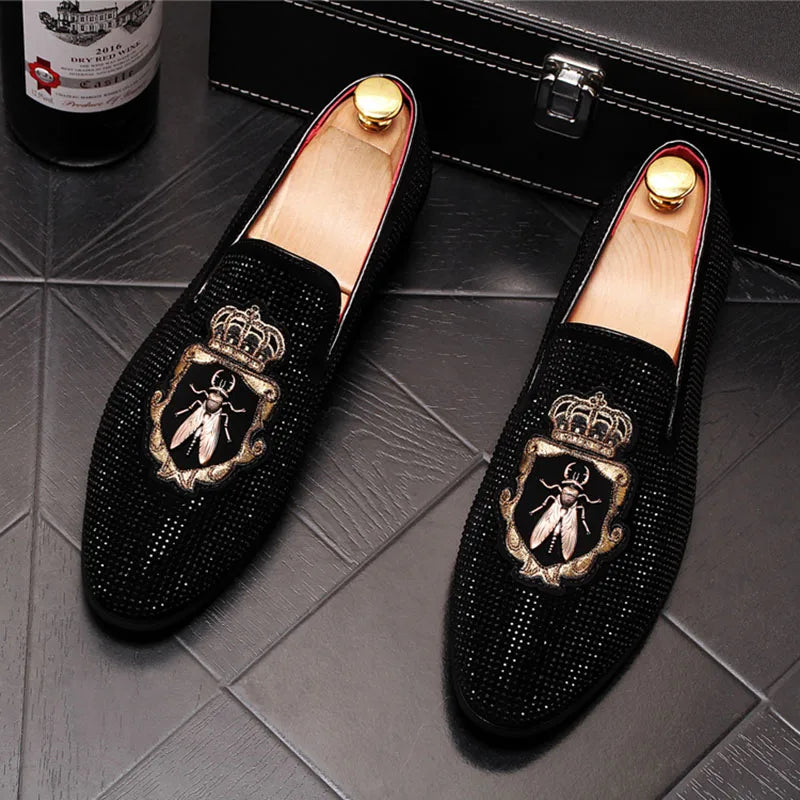 New Fashion Men Pointed Rivet Embroidery Rhinestone Casual Oxford Shoes Wedding Groom Driving Homecoming Business Footwear