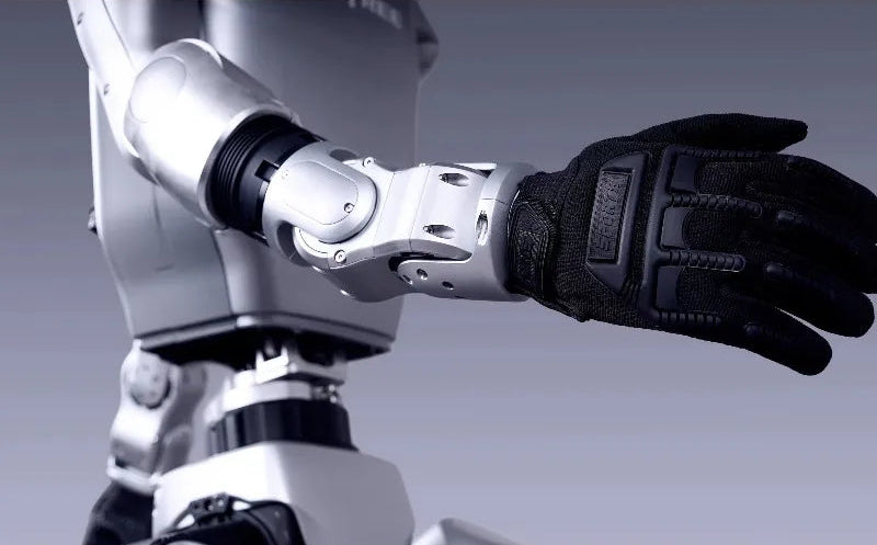 Intelligent Humanoid Robot with AI Interaction for Commercial Education Research and Service