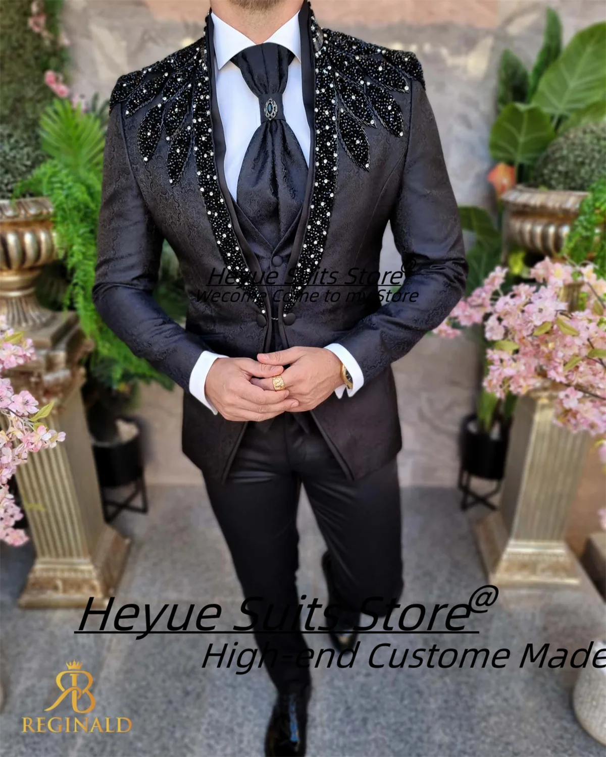 Luxuly Black Crystals Beading Men Suits High-end Groom Tuxedos 3 PCS Sets Handsome trajes para hombre