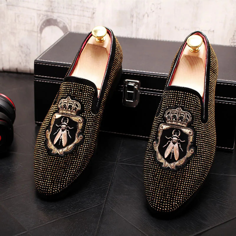 New Fashion Men Pointed Rivet Embroidery Rhinestone Casual Oxford Shoes Wedding Groom Driving Homecoming Business Footwear