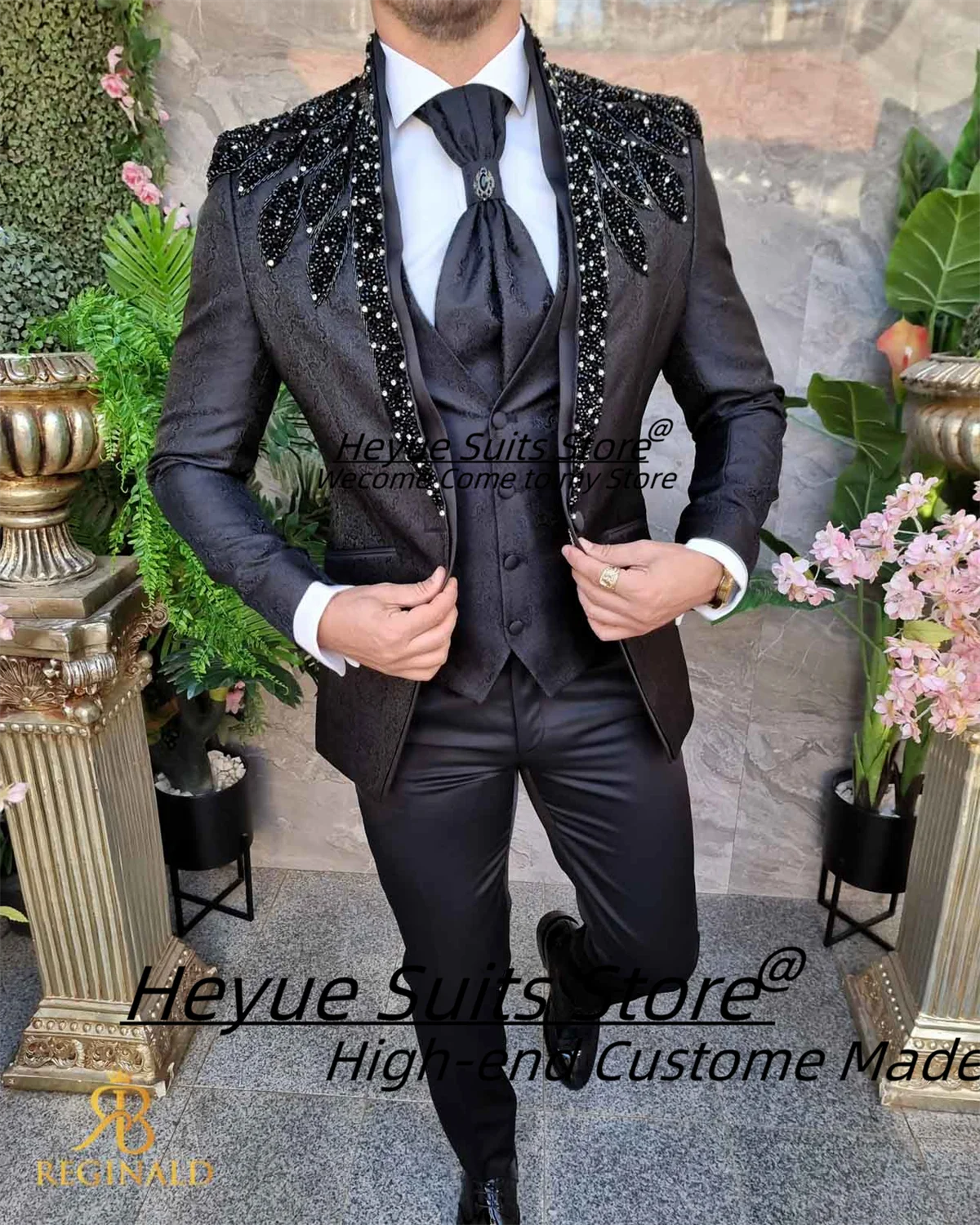 Luxuly Black Crystals Beading Men Suits High-end Groom Tuxedos 3 PCS Sets Handsome trajes para hombre