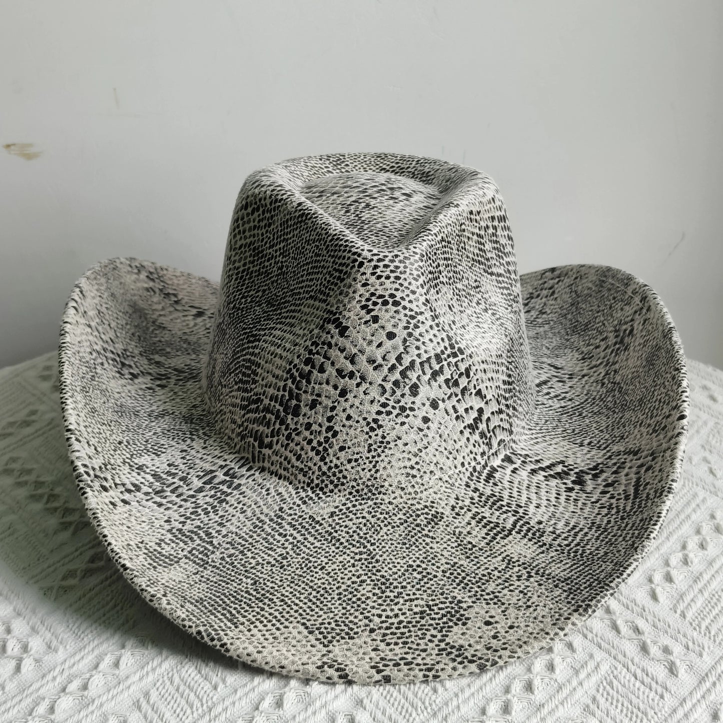Faux Leather Western Cowboy Hats Men Women retro cowboy hats big brim cowgirl hat knight hat men. Australian