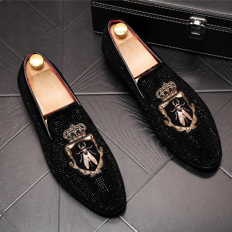 New Fashion Men Pointed Rivet Embroidery Rhinestone Casual Oxford Shoes Wedding Groom Driving Homecoming Business Footwear