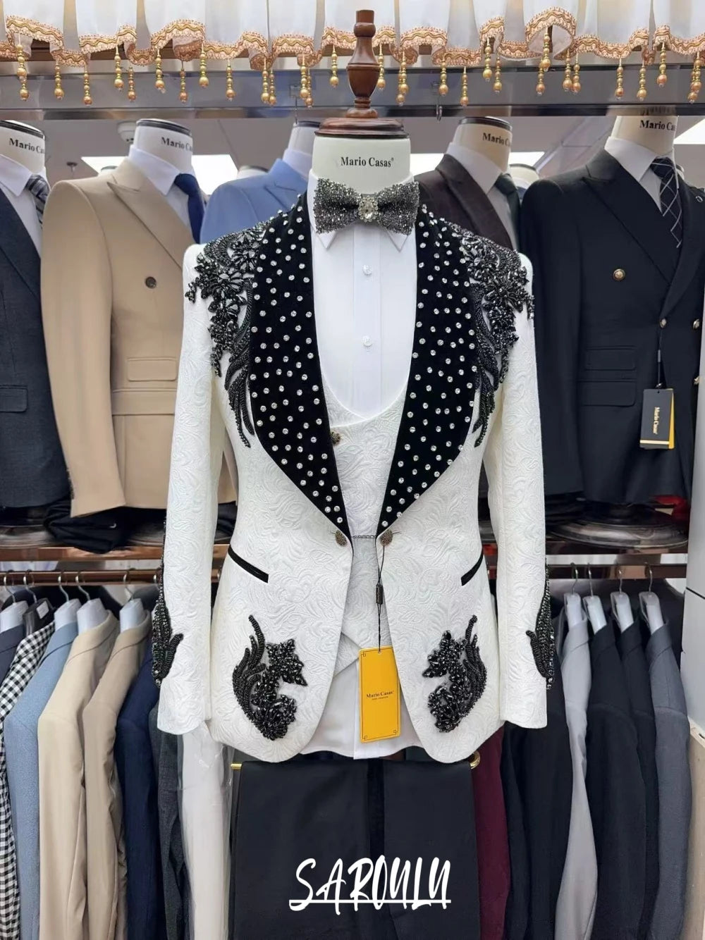 On Sale Luxurious Shawl Lapel Men's Suit Customized Jacquard Popular Beading Crystals Jacket Pants Vest Groom Wear Four Seasons