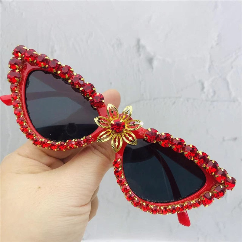 Diamond Sunglasses For Women Luxury Brand Cat Eye Crystal Flower Sun Glasses Black Vintage Rhinestone Glasses
