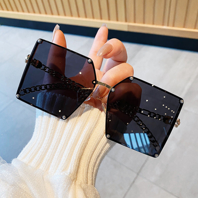 Oversize Gradient Sunglasses For Women Vintage Alloy Chain Frame Rivet Square Sun Glasses Unisex Elegant Shades