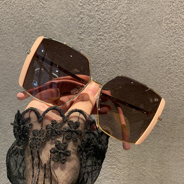 Oversize Gradient Sunglasses For Women Vintage Alloy Chain Frame Rivet Square Sun Glasses Unisex Elegant Shades